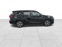 Used 2023 Toyota Highlander XLE