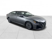 Used 2023 Nissan Altima 2.5 SV