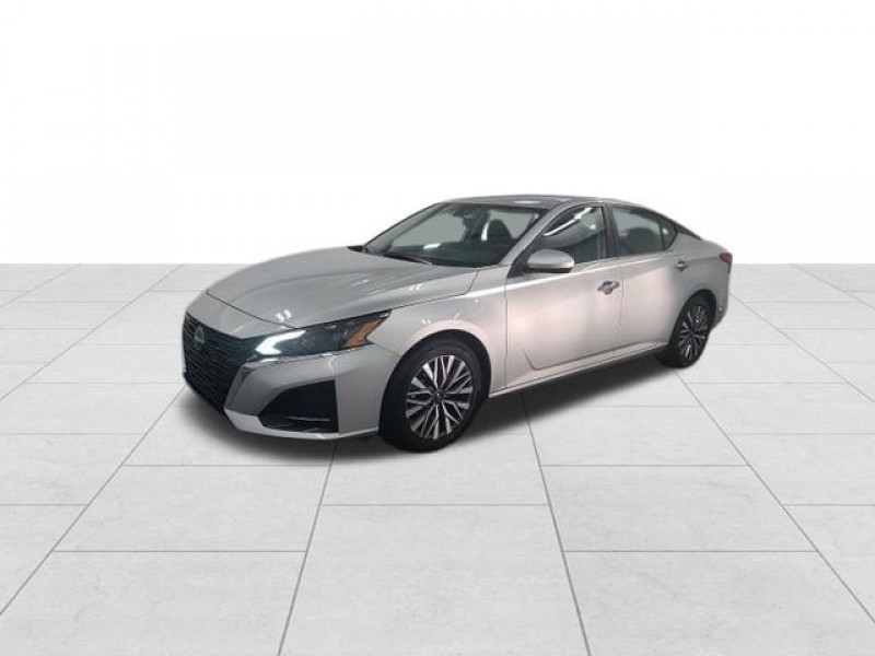 Used 2023 Nissan Altima 2.5 SV