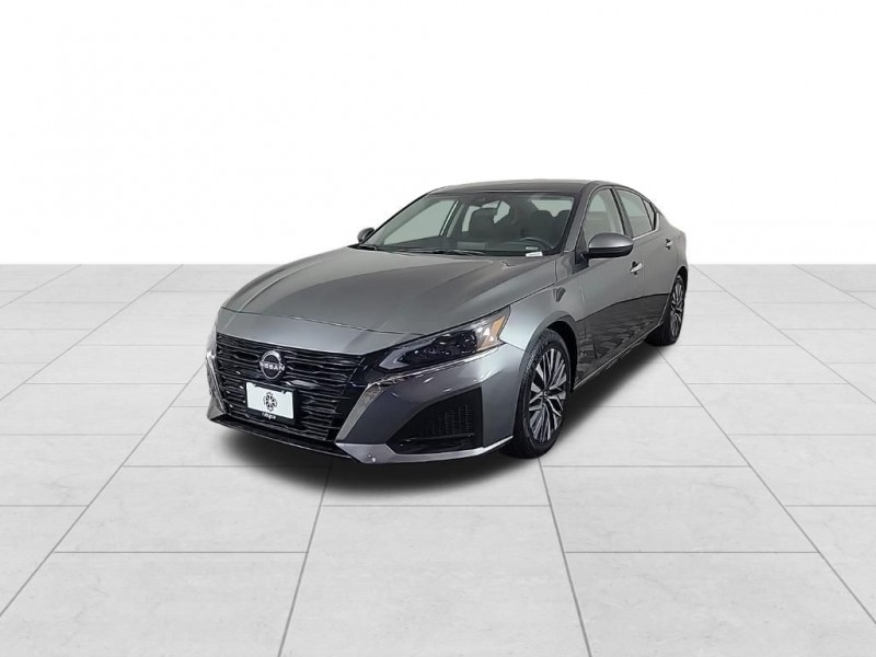 Used 2023 Nissan Altima 2.5 SV