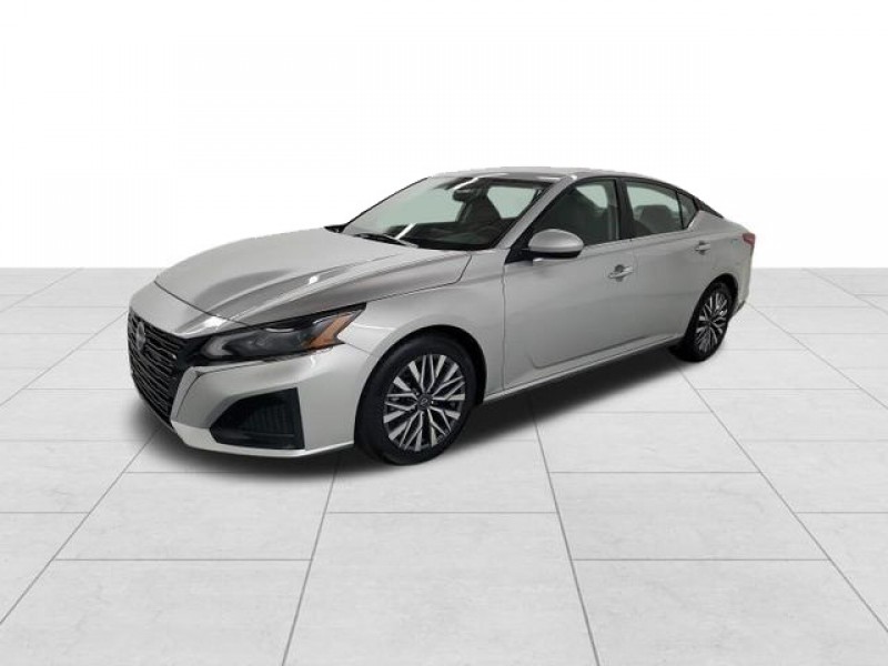 Used 2023 Nissan Altima 2.5 SV