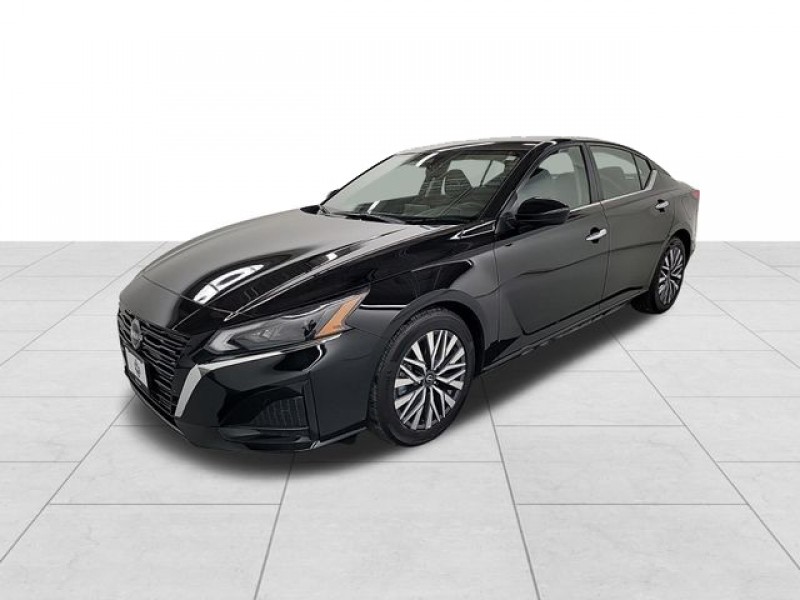 Used 2023 Nissan Altima 2.5 SV