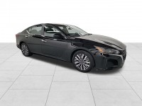Used 2023 Nissan Altima 2.5 SV