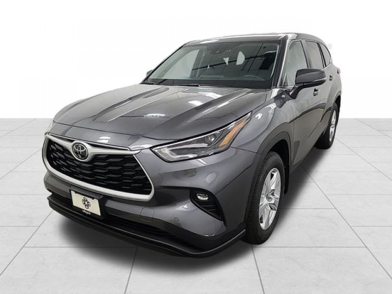 Used 2023 Toyota Highlander LE