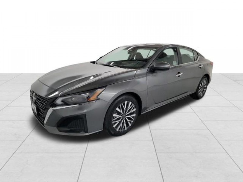Used 2023 Nissan Altima 2.5 SV