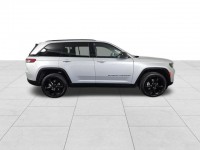 Used 2023 Jeep Grand Cherokee Laredo