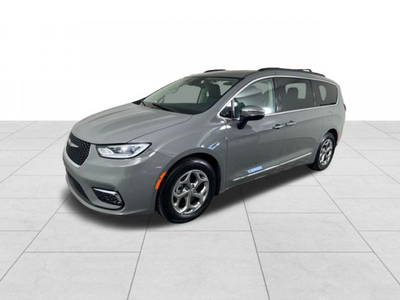 Used 2023 Chrysler Pacifica Limited