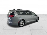 Used 2023 Chrysler Pacifica Limited