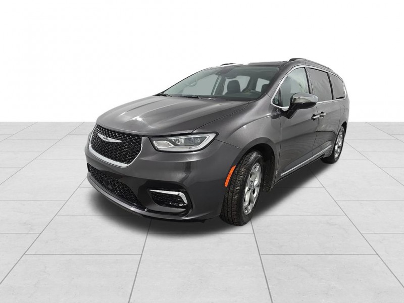 Used 2023 Chrysler Pacifica Limited