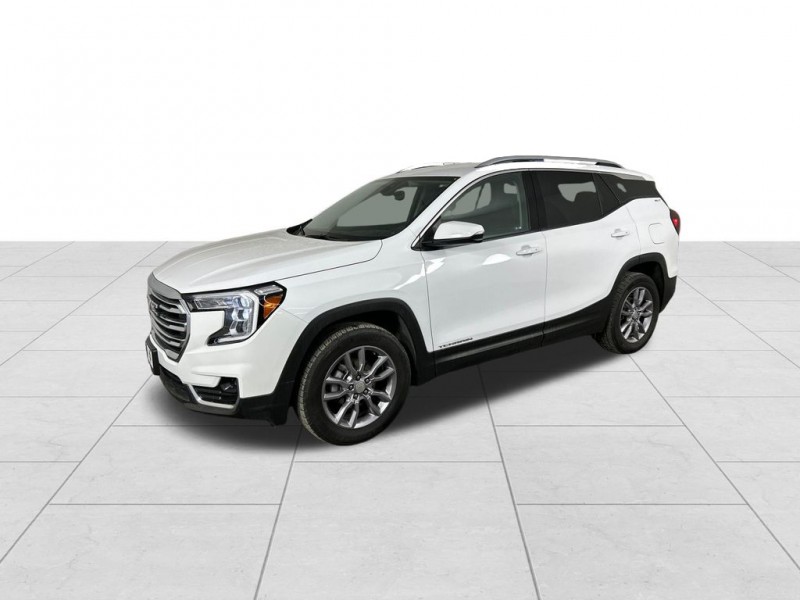 Used 2024 GMC Terrain SLT