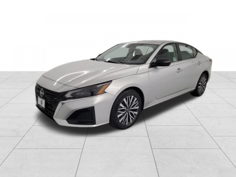 Used 2024 Nissan Altima 2.5 SV