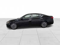 Used 2024 Nissan Altima 2.5 SV