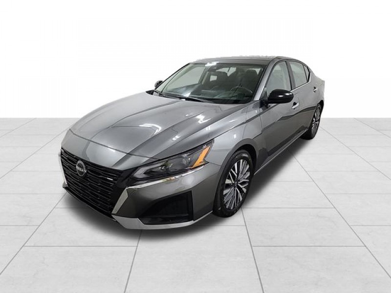 Used 2024 Nissan Altima 2.5 SV