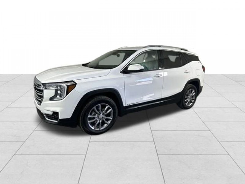Used 2024 GMC Terrain SLT