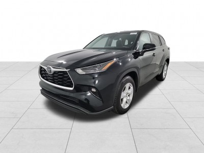 Used 2024 Toyota Highlander LE