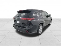 Used 2024 Toyota Highlander LE